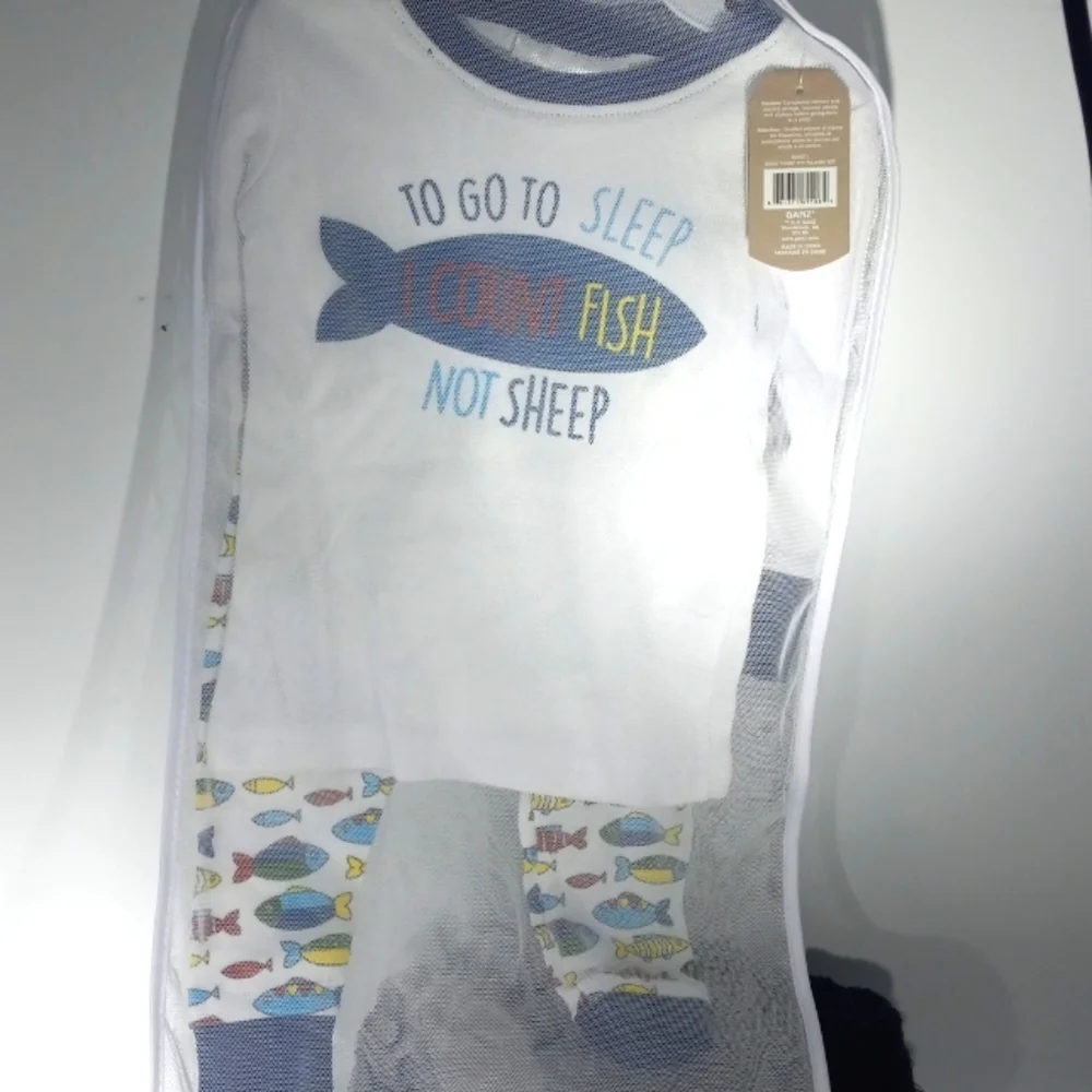 BABY BUNDLE BLANKET PAJAMA PACIFIER TEETHER BREAST PADS GROOMING KIT